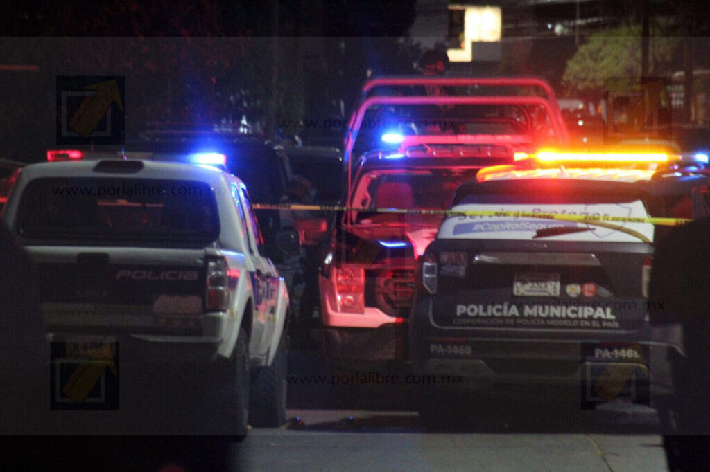 Mujer es asesinada dentro de camioneta en la colonia El Porvenir