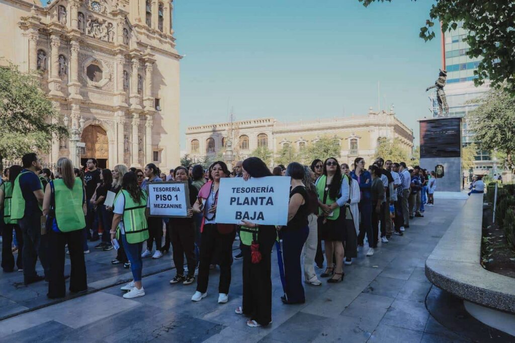 Participan más de 2 mil personas en simulacro de evacuación en edificios municipales