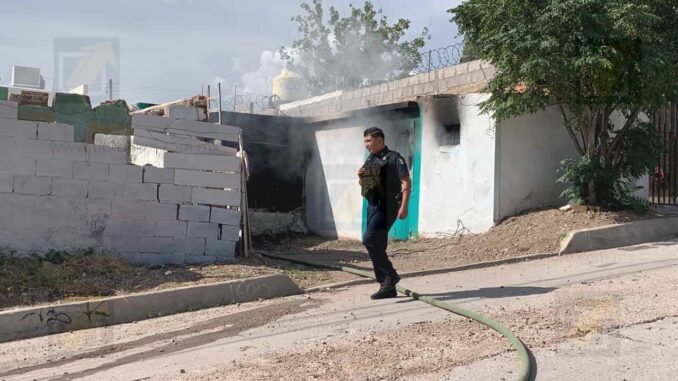 Incendio consume vivienda señalada como picadero en la colonia San Jorge