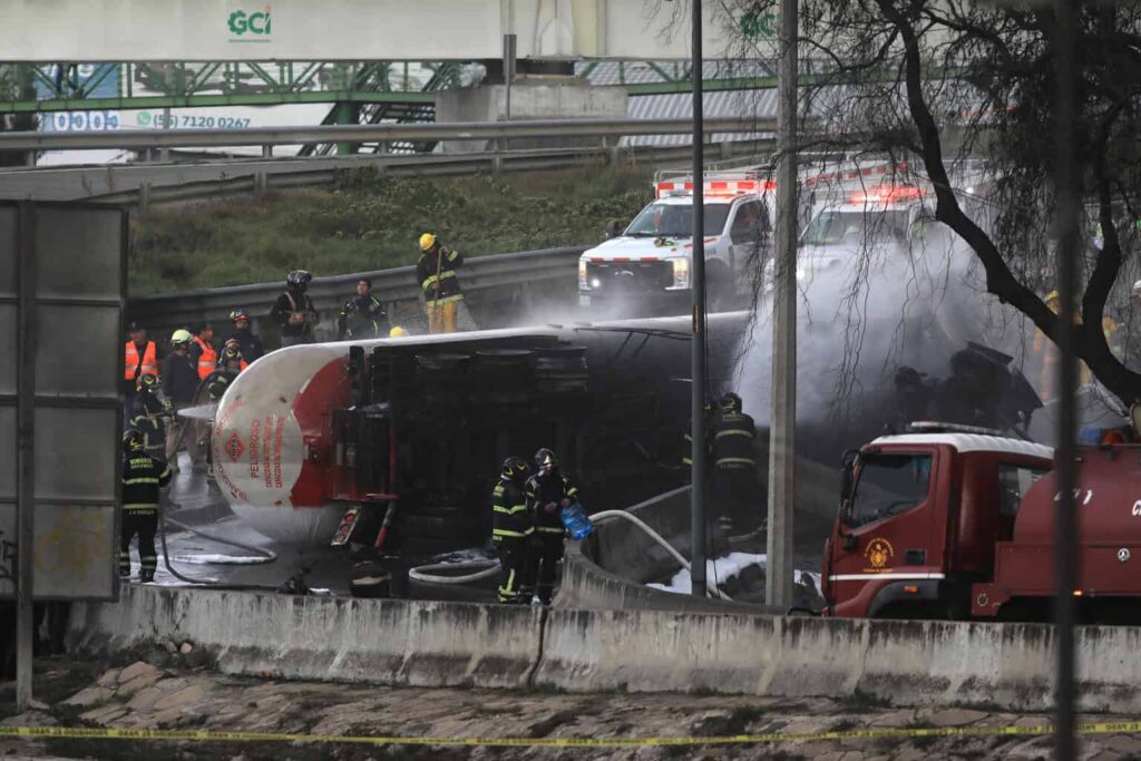 Suman 15 muertos por explosión en Iztapalapa