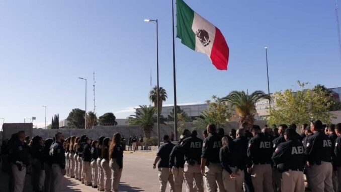 Conmemora FGE el día de la Independencia con honores a la bandera