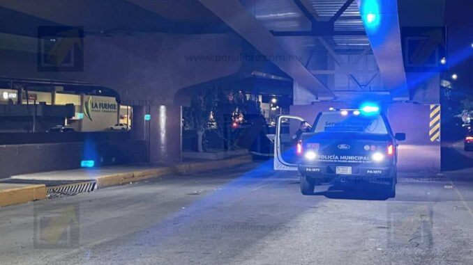 Hallan sin vida a hombre en silla de ruedas bajo un puente en la zona del Canal