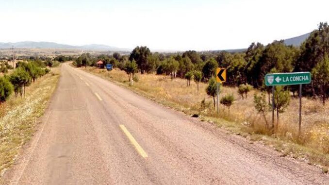 Hallan cinco cuerpos apilados con signos de violencia en carretera a Madera