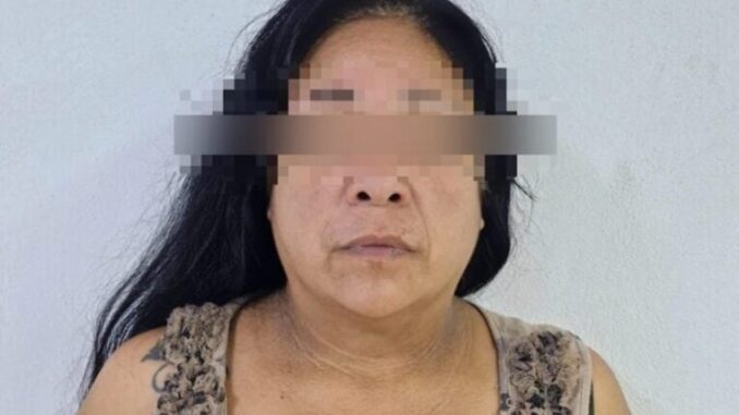 Notifican orden de aprehensión por feminicidio a involucrada en trata de personas, por lo que continúa detenida