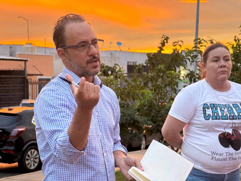 Reciben vecinos del Fracc. Pensiones Civiles del Estado al diputado Jorge Soto